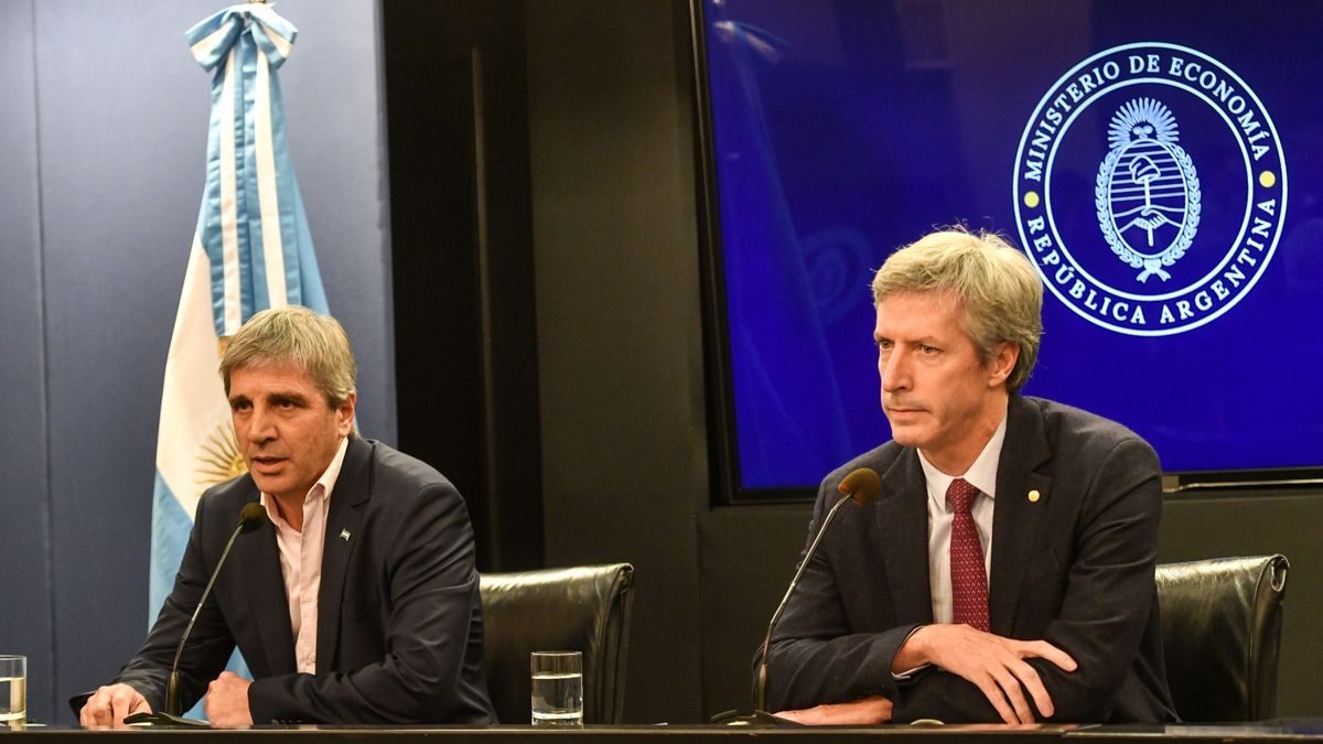 Economía realiza canje millonario con el BCRA para descongestionar vencimientos