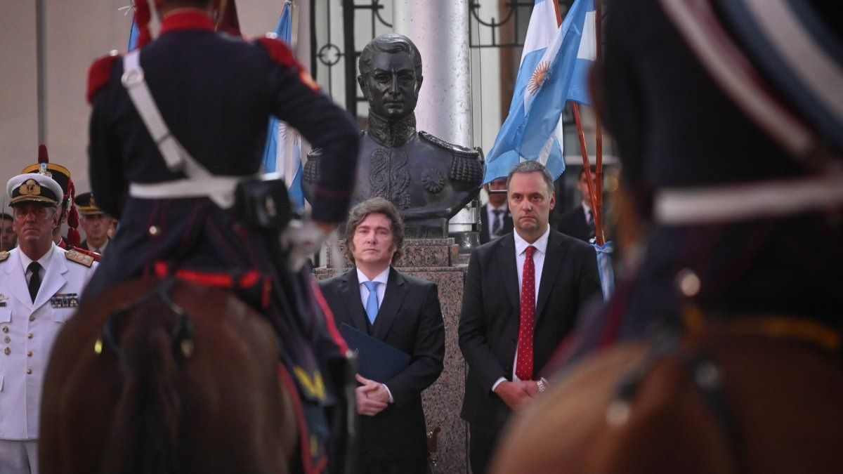 Milei apuesta a la unidad en Rosario para dejar atrás la turbulencia Adorni