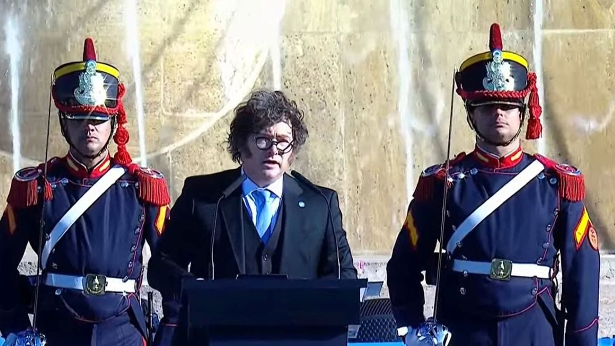 Milei rindió homenaje a Belgrano en Rosario sin confrontar al gobierno santafesino