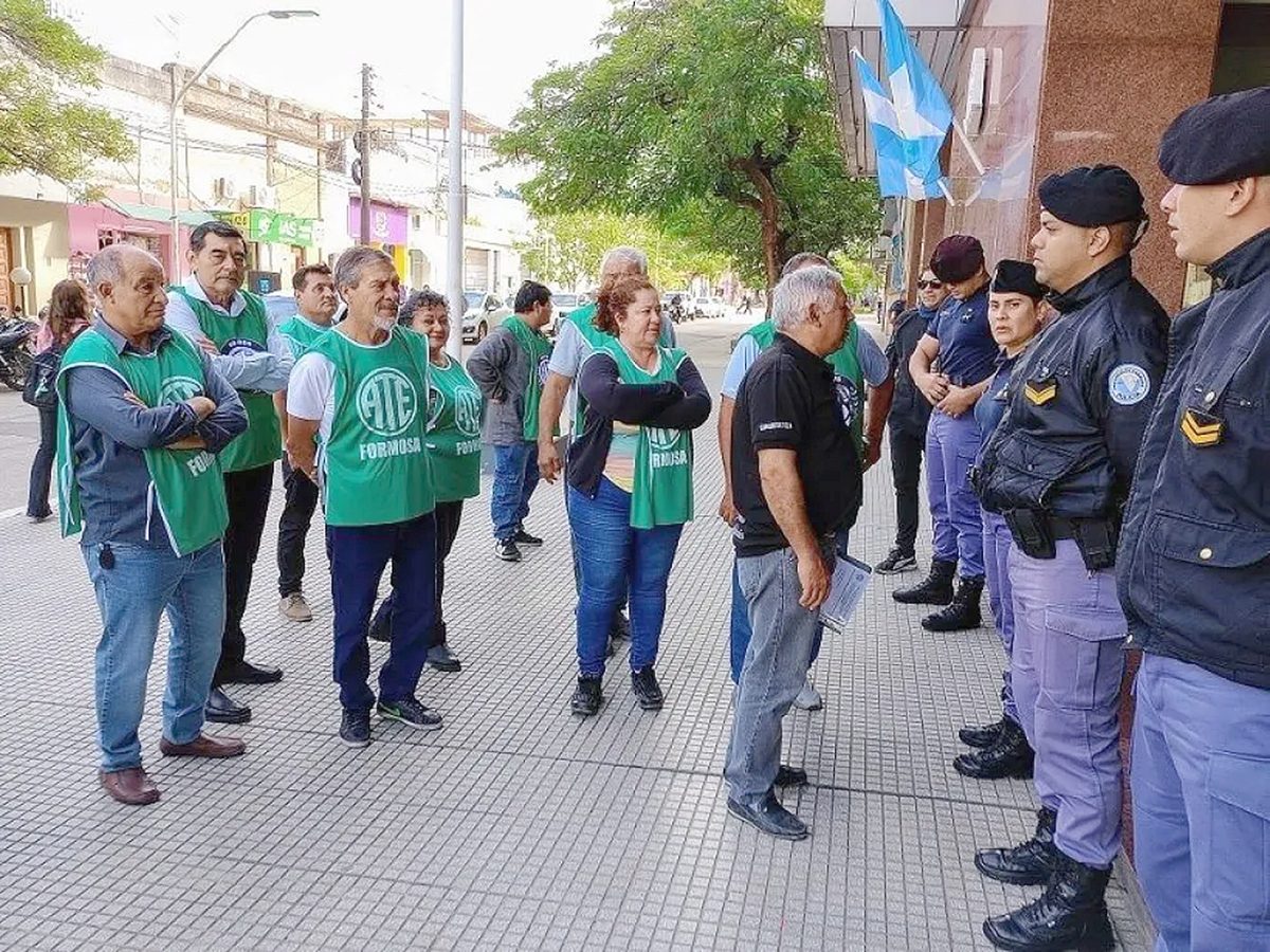 La trampa digital: cómo Formosa castiga a empleados rurales por no tener internet