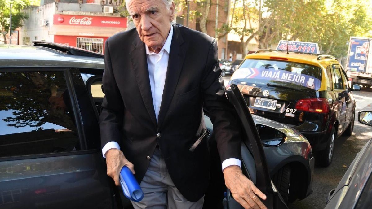Gioja reclama unidad peronista y defiende las PASO contra el "mesianismo" de Milei