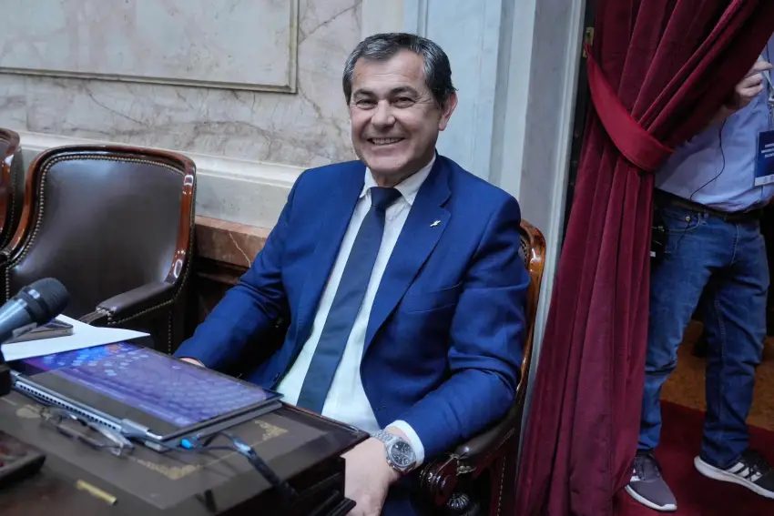 Basualdo se defiende: denuncia persecución política tras compra de tierras en Pozo del Tigre