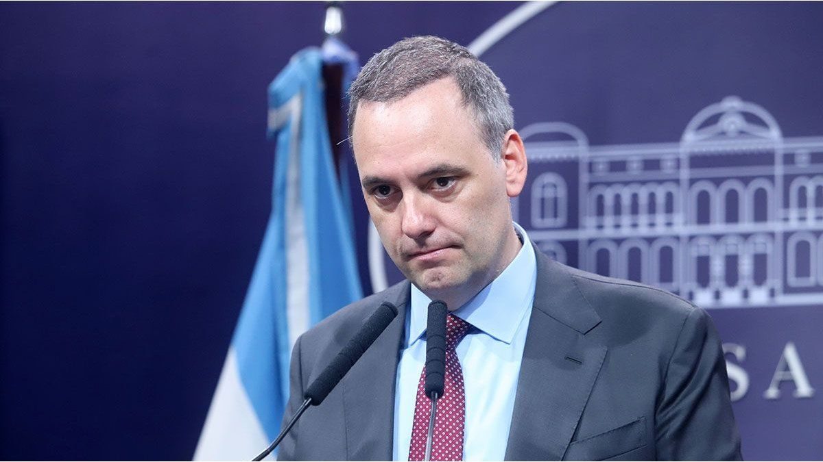Audios comprometedores: Adorni ofreció "ayuda total" a su contratista antes de declarar