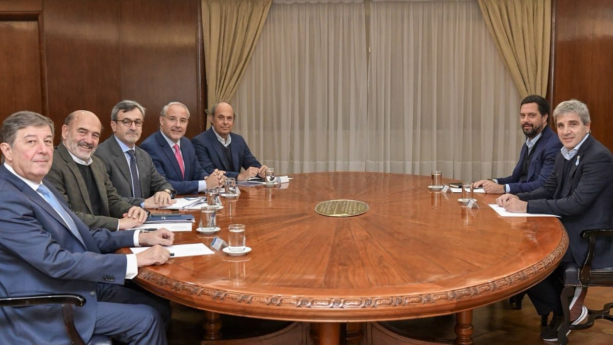 La UIA le presentará a Caputo un plan para reducir la presión fiscal en la industria