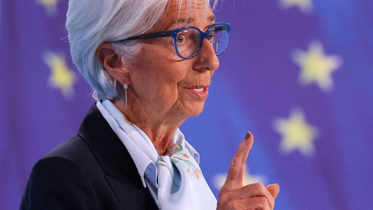 Lagarde abre la puerta a dejar el BCE antes de tiempo para participar en política francesa