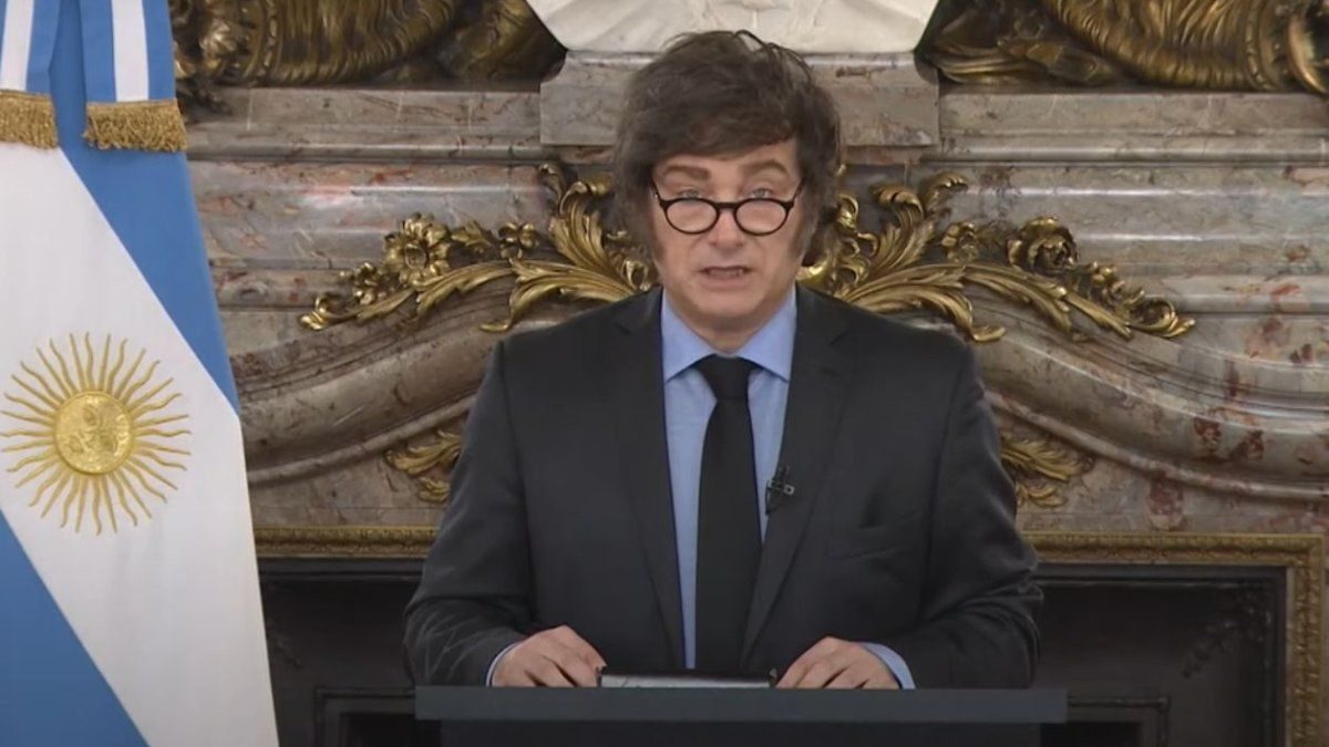 El Gobierno enfrenta críticas por su propuesta presupuestaria desconectada de la realidad
