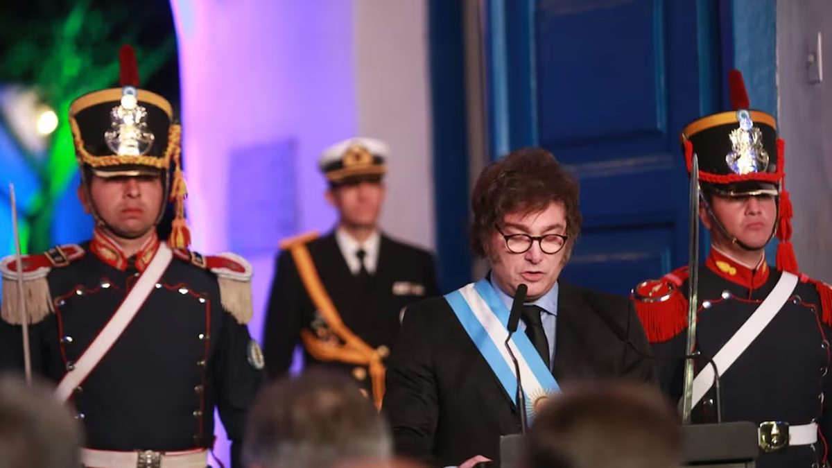 Milei prepara su carrera hacia 2027 con negociaciones clave con gobernadores