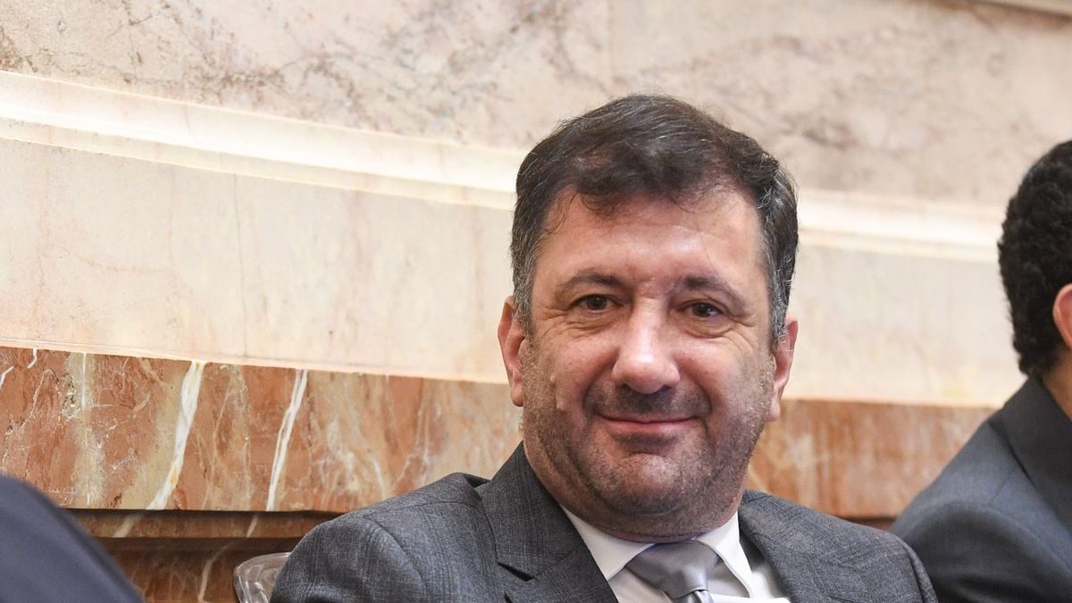 Kueider espera sentencia en Paraguay por intentar ingresar dólares sin declarar