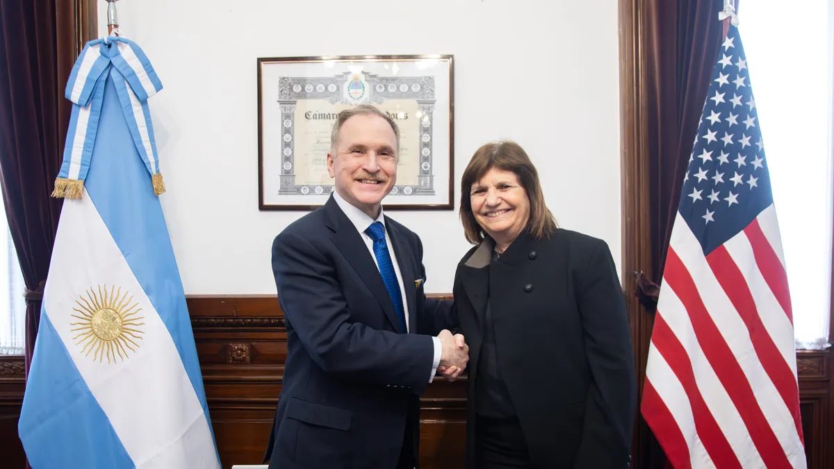 Bullrich recibe al embajador estadounidense en el Senado y anuncia mejora en alertas de viaje
