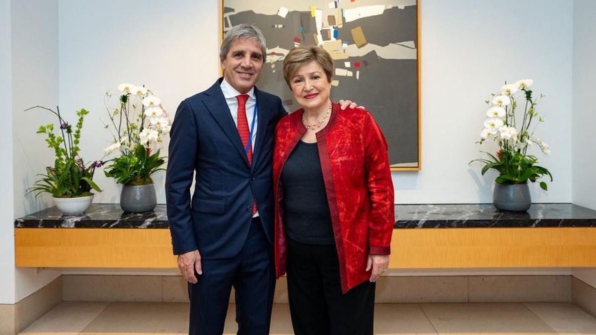 Georgieva llega a Argentina con respaldo a reservas pero interrogantes fiscales