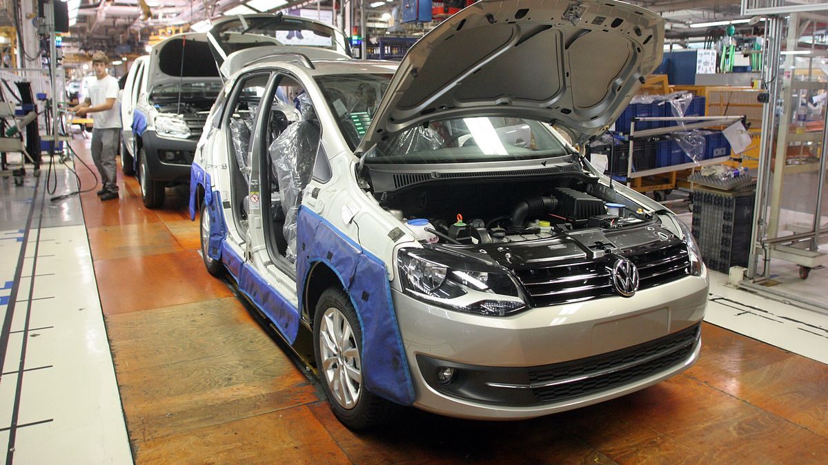 La industria argentina se desmorona: nueva caída en junio agudiza la crisis manufacturera