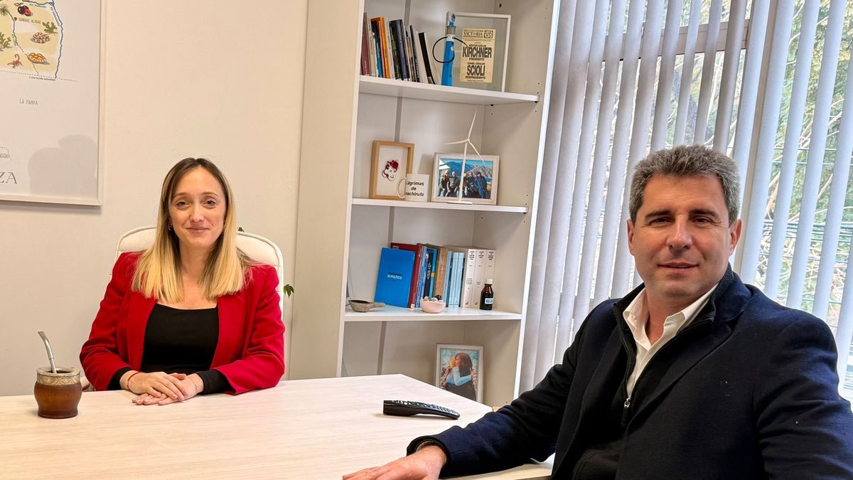Uñac intensifica movidas en Mendoza y se acerca al sector kirchnerista