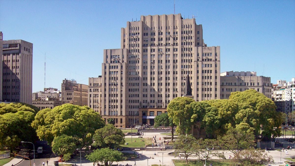 La UBA desafía al Gobierno: niega la cifra de extranjeros en Medicina