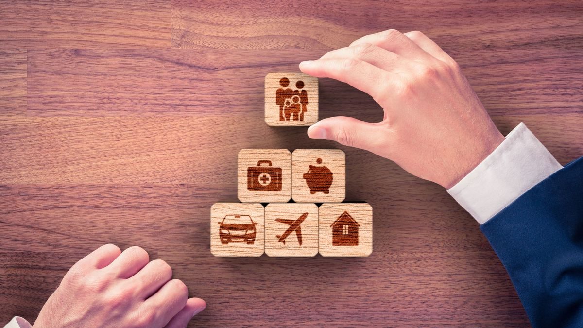 Milei anuncia reforma del mercado de seguros para desregular y abaratar coberturas
