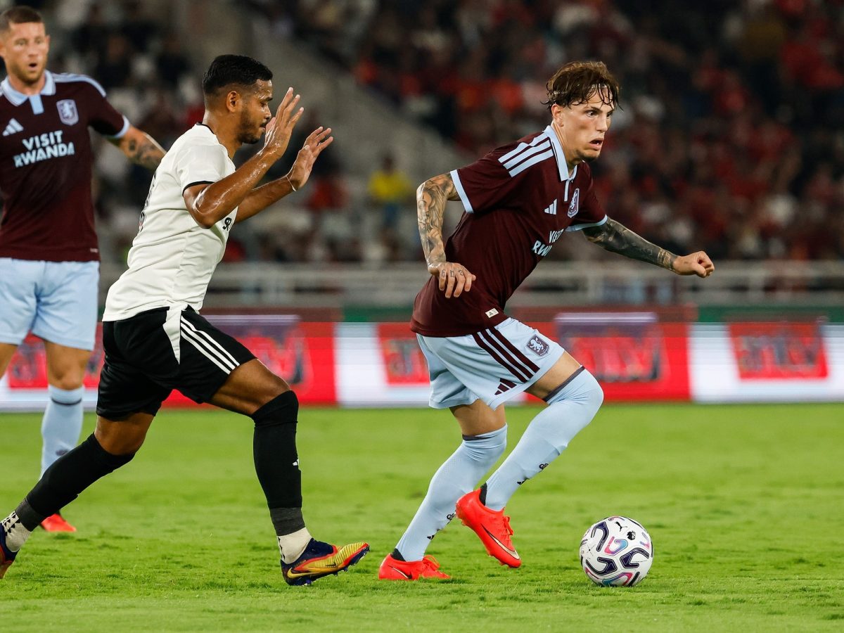 Garnacho vuelve a jugar: debut soñado en el Aston Villa mientras espera al Dibu