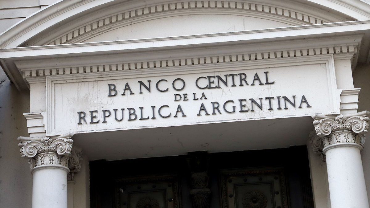 Consenso económico para reformar el BCRA, pero con divergencias sobre el mandato único