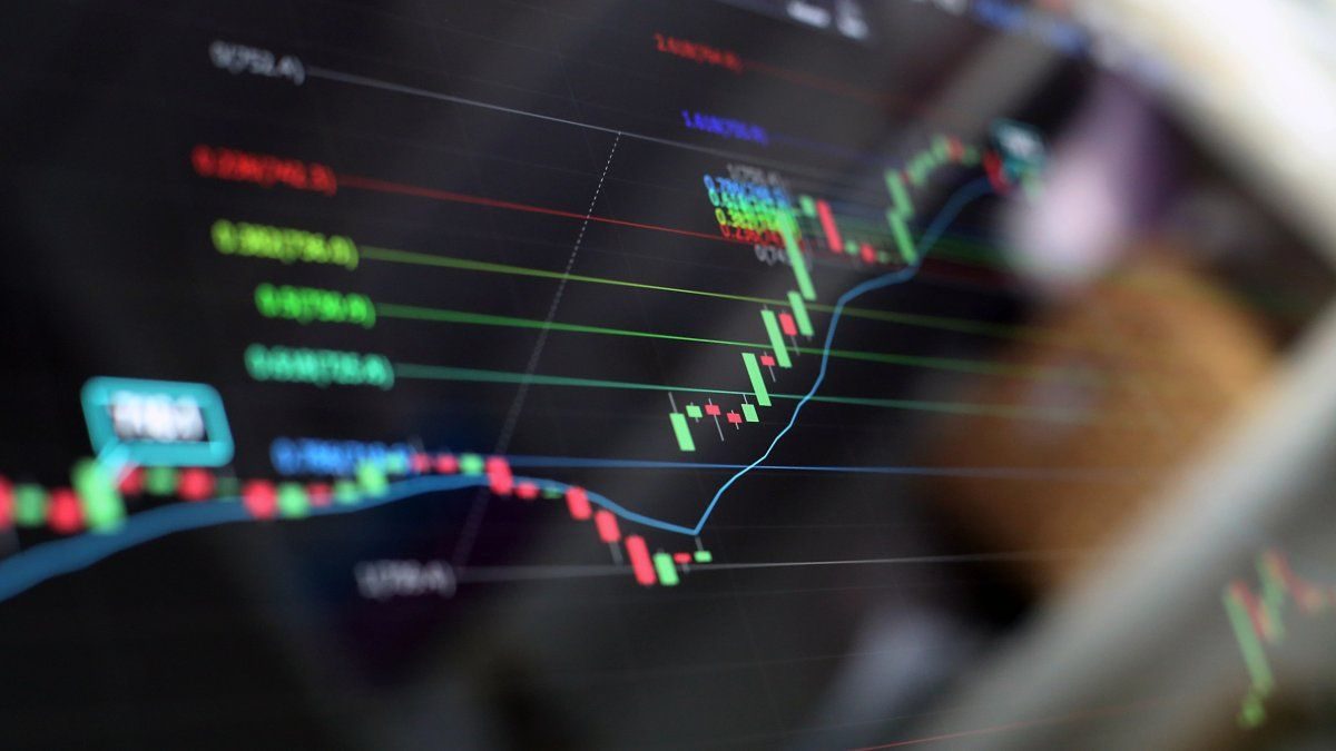 El riesgo país cae mientras los bonos recuperan terreno en los mercados