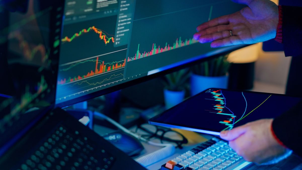 El riesgo país se dispara hacia los 450 puntos y alarma a los inversores