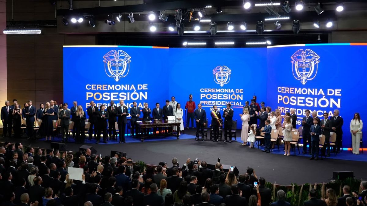 Milei cerró su gira regional en la asunción del nuevo presidente colombiano