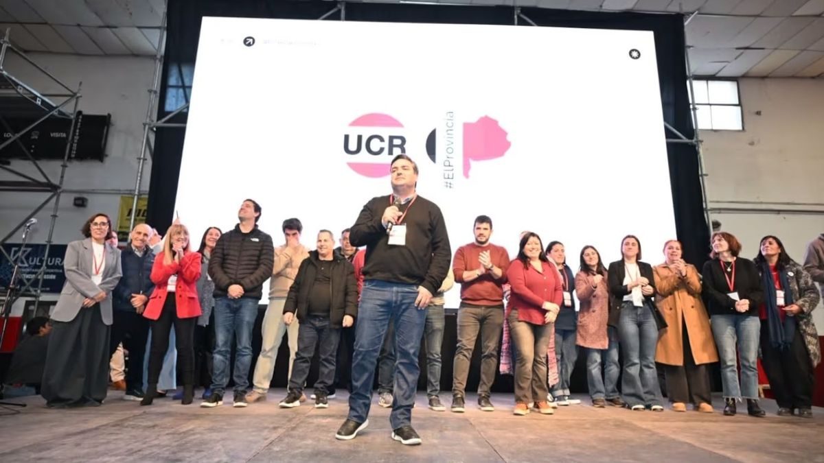 La UCR bonaerense lanza su estrategia electoral en los 135 municipios