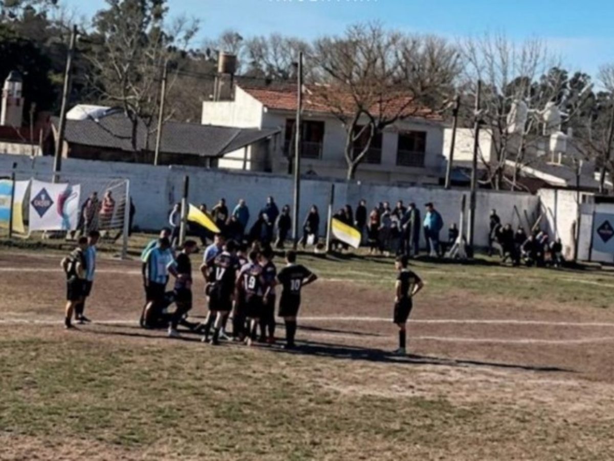 Detenido tras golpear al árbitro en un partido de la Liga Sanlorencina