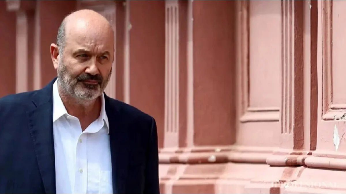 Sturzenegger bajo presión: su agenda desreguladora pasa por el filtro de Karina Milei