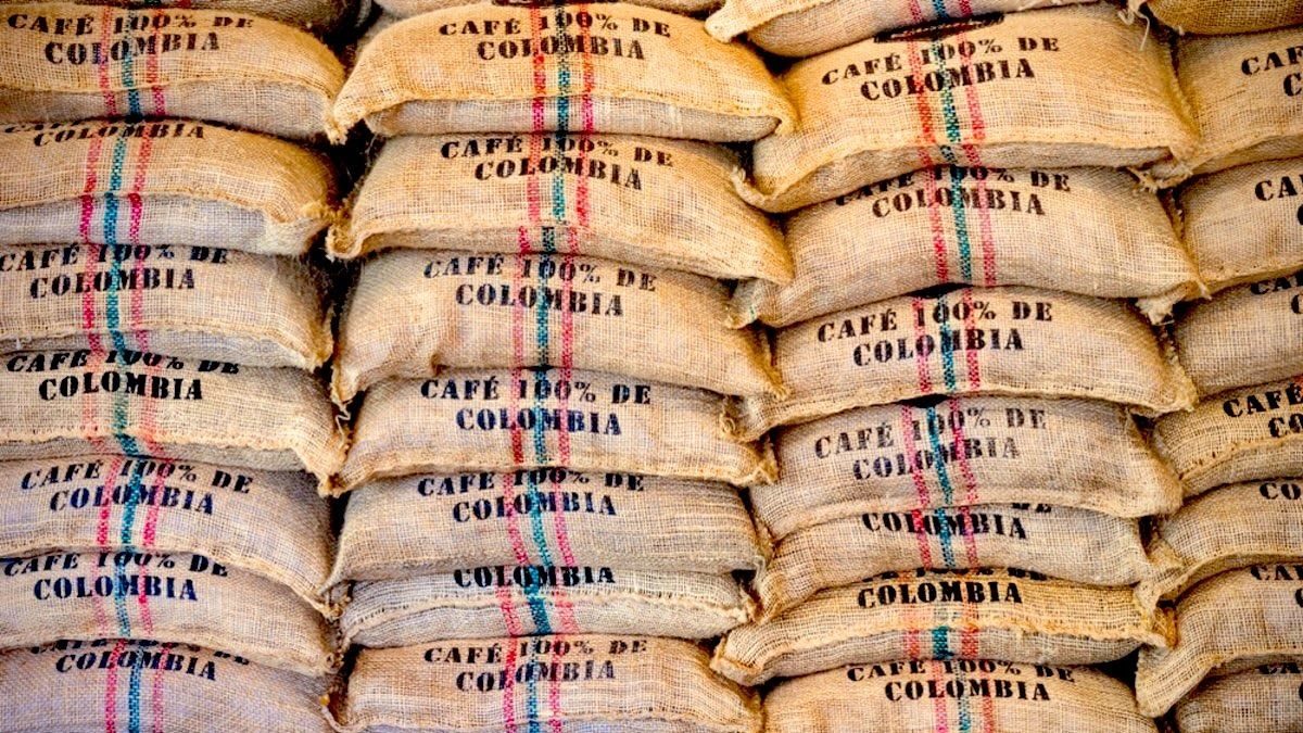 El terremoto en Colombia deja sin exportar el café y paraliza su principal puerto