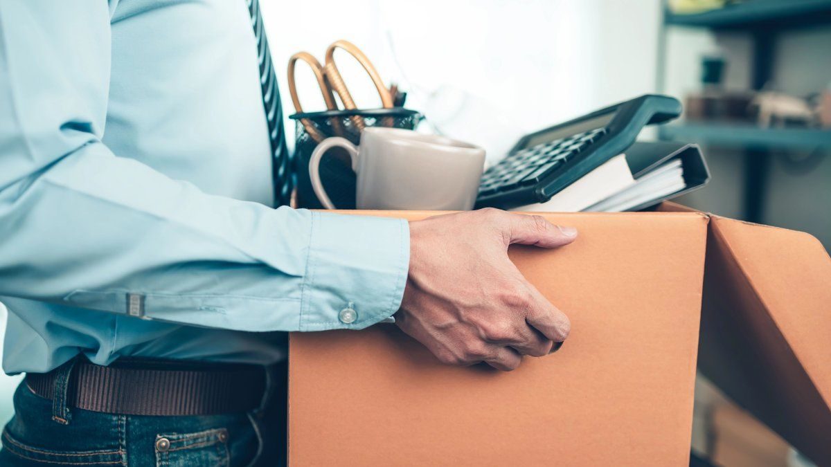 Empleo privado en caída libre: perdió 9 mil puestos en mayo y acumula un año de crisis