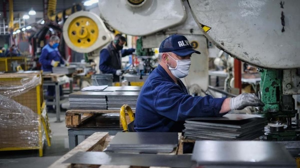 Metalúrgicos siderúrgicos cierran paritaria tras dos años: qué ganaron