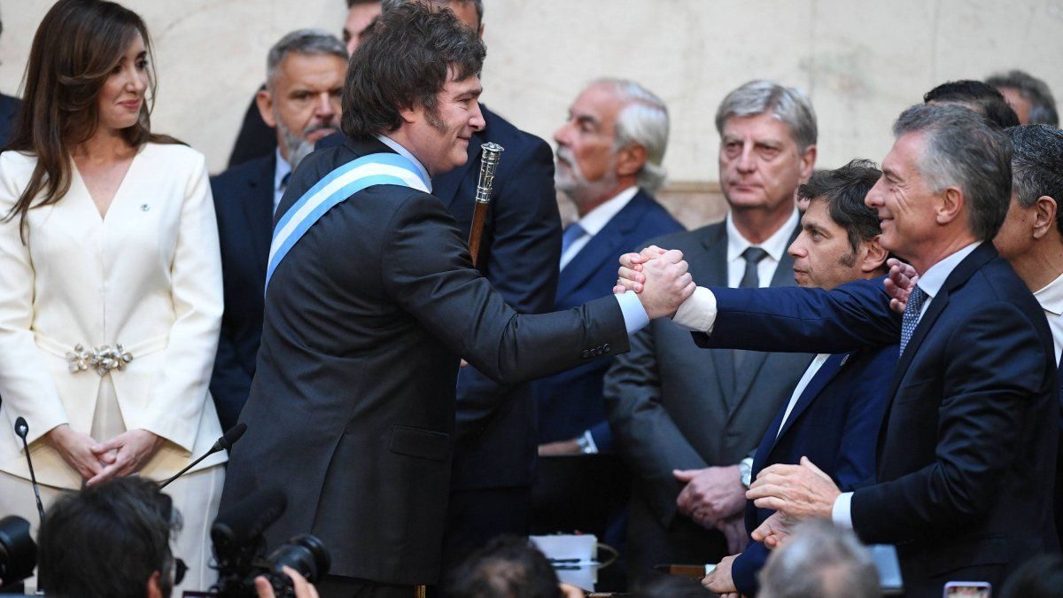 El ajedrez político de 2027: Milei negocia con Macri mientras el peronismo busca la unidad