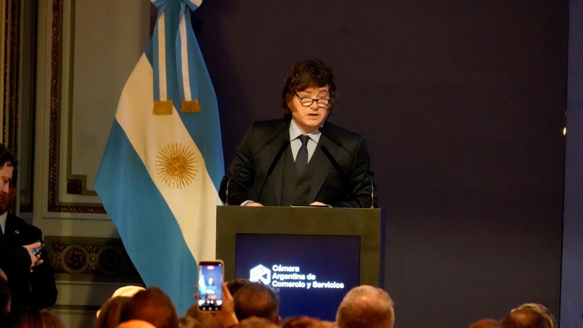 Milei redobla apuestas por su modelo económico ante empresarios escépticos