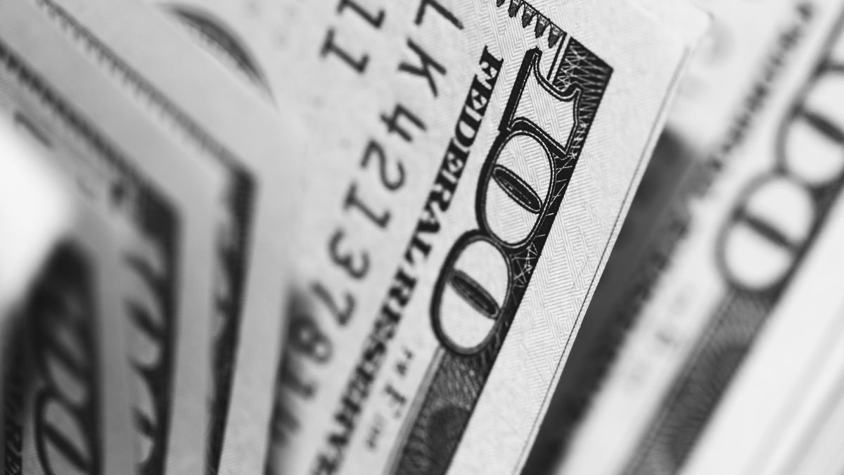 El dólar mayorista cede pero se afirma por encima de los $1.500