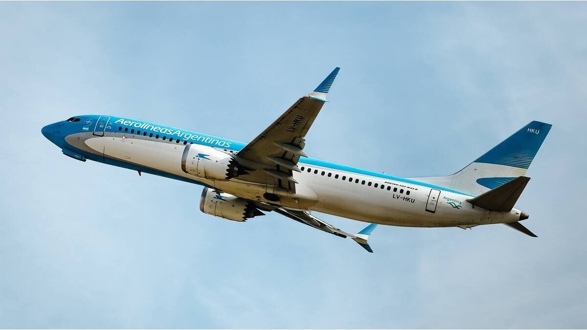 Argentina y Uruguay abren el cielo: nuevo acuerdo aerocomercial sin restricciones