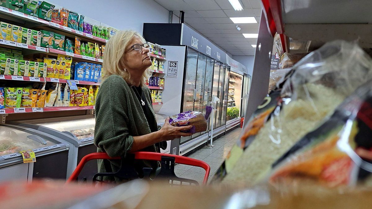 El consumo masivo se desploma: nueve meses seguidos en caída libre