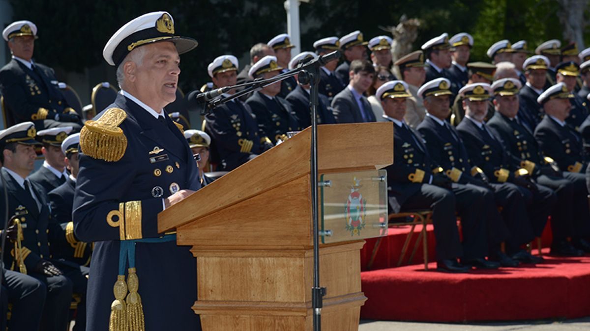 La Armada destituye a militares involucrados en millonario fraude de sueldos