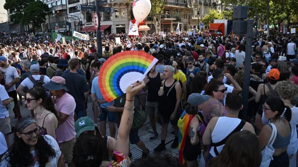 Macri negocia con organizaciones LGTBIQ+ para reprogramar la Marcha del Orgullo 2026