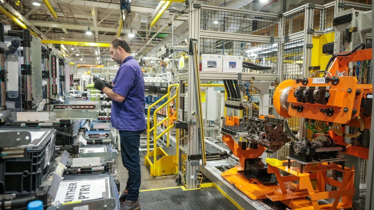 Nuevas caídas económicas en julio: el "efecto serrucho" se consolida