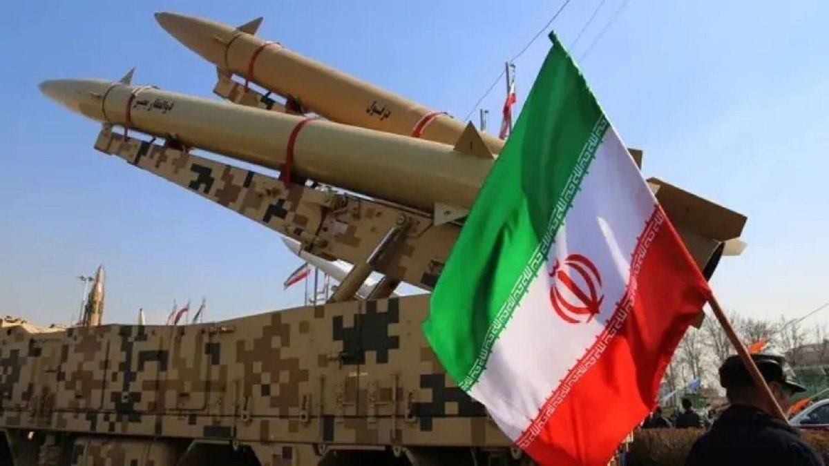 Irán en crisis: el rial toca fondo mientras negocia con EEUU