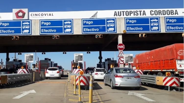 Un condutor atropelló y mató a una mujer tras escapar de un control policial en la autopista Córdoba-Rosario