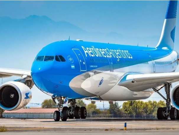 Aerolíneas Argentinas lanza vuelos nocturnos con pasajes más baratos