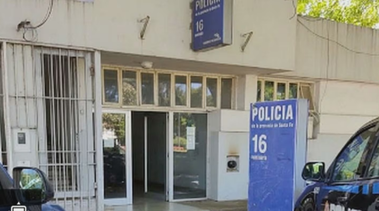 Se fugaron 16 detenidos de una comisaría en Rosario: tres fueron recapturados