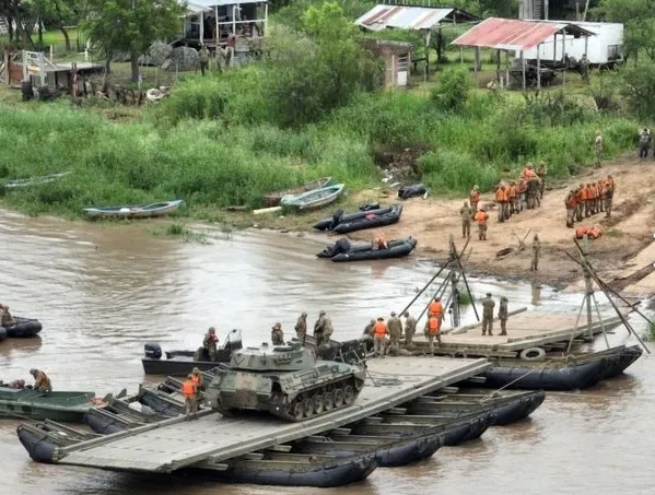 Santa Fe: buscan a un soldado que cayó al río Paraná durante un ejercicio militar