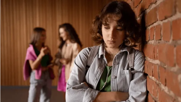 Según la IA, estas frases son las que más repiten las personas con baja autoestima