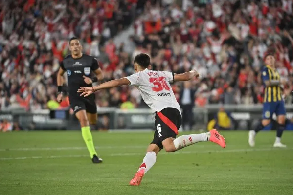 River goleó 4-0 a Rosario Central por la Liga Profesional de Fútbol y aseguró cupo en la Copa Libertadores