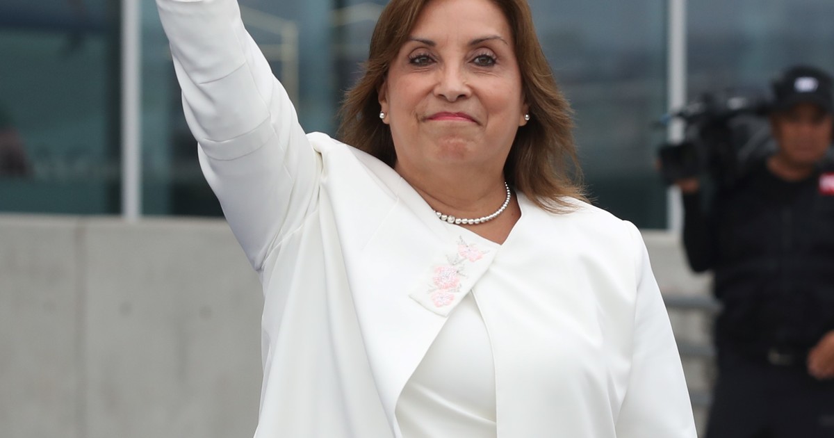 peru:-la-desaprobacion-a-la-presidenta-dina-boluarte-llego-al-97%-con-un-masivo-rechazo-a-su-aumento-de-sueldo