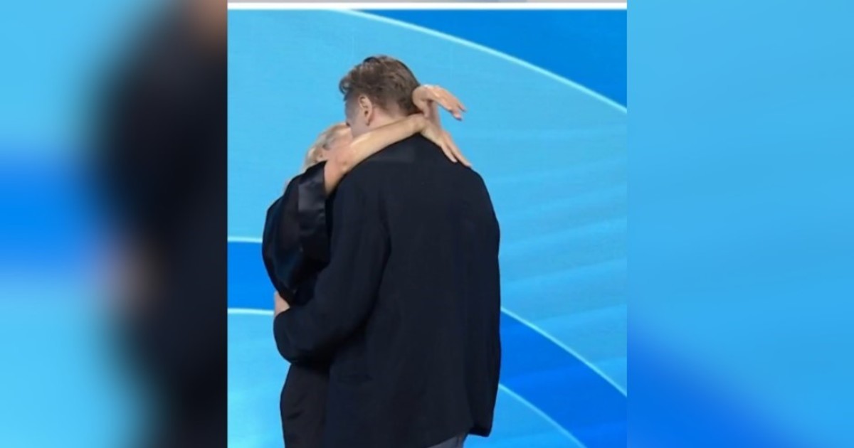 pamela-anderson-y-liam-neeson-se-muestran-juntos-en-medio-de-fuertes-rumores-de-romance:-«estan-enamorados»