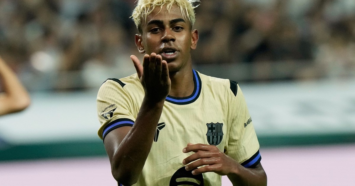 lamine-yamal-marco-sus-primeros-goles-con-la-10-del-barcelona-en-el-triunfo-por-7-3-sobre-el-fc-seoul