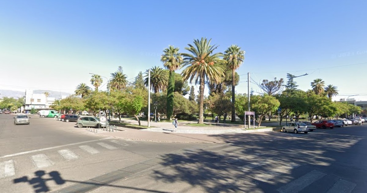 quiso-robarle-a-un-taxista,-provoco-un-accidente-y-su-papa-lo-entrego-a-la-policia