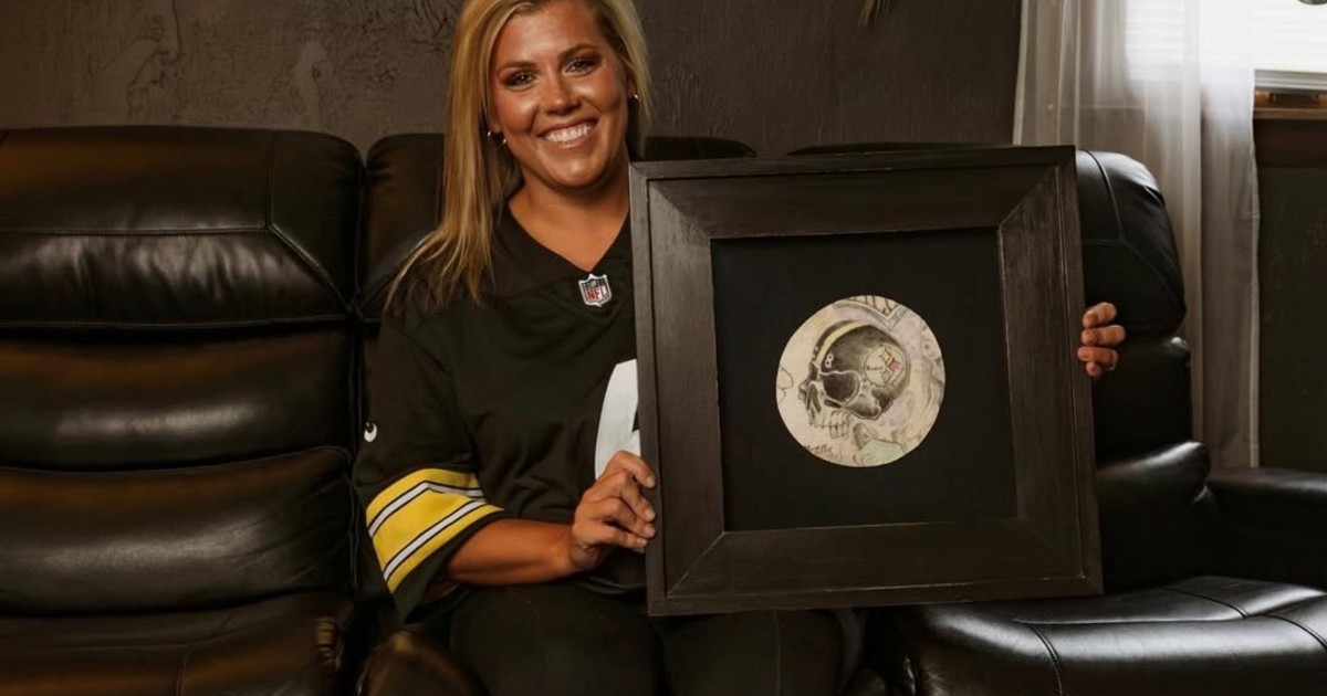 una-mujer-enmarco-la-piel-tatuada-de-su-esposo-tras-su-repentina-muerte:-«el-resultado-fue-increible»