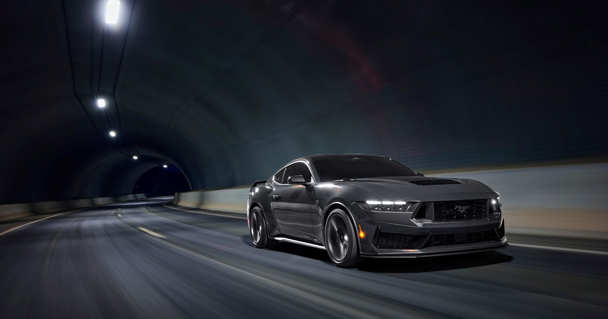 ford-lanzo-el-mustang-dark-horse:-como-es-y-cuanto-cuesta-la-version-mas-potente-del-mitico-deportivo-en-el-pais
